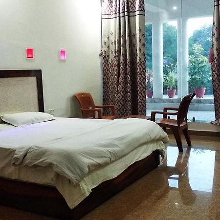 Radha Rani Mahal Khajuraho Hotel Buitenkant foto
