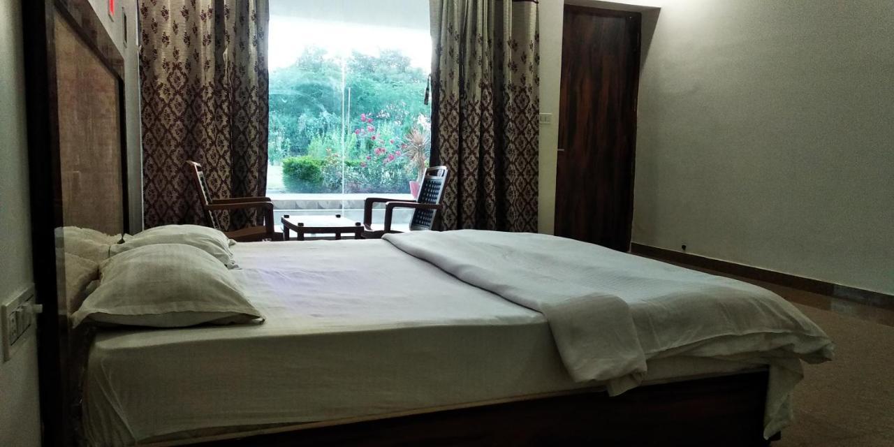 Radha Rani Mahal Khajuraho Hotel Buitenkant foto